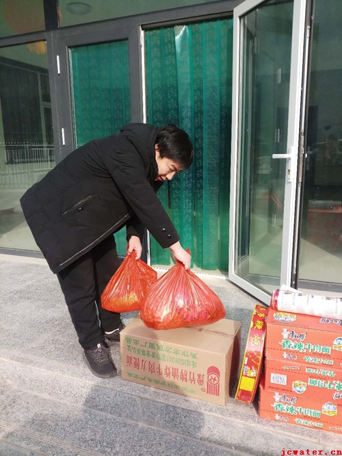 一线慰问暖人心 新春祝福传深情