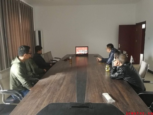 市水务公司全体职工观看十九大开幕式