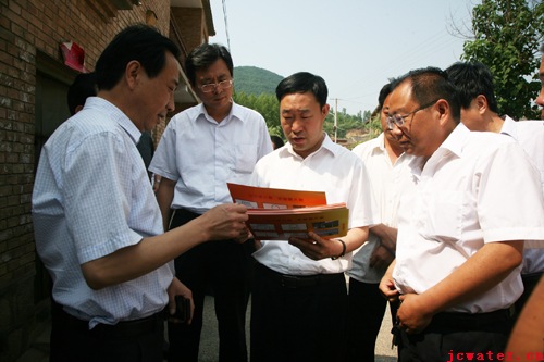 省防汛督查组在我市检查防汛工作